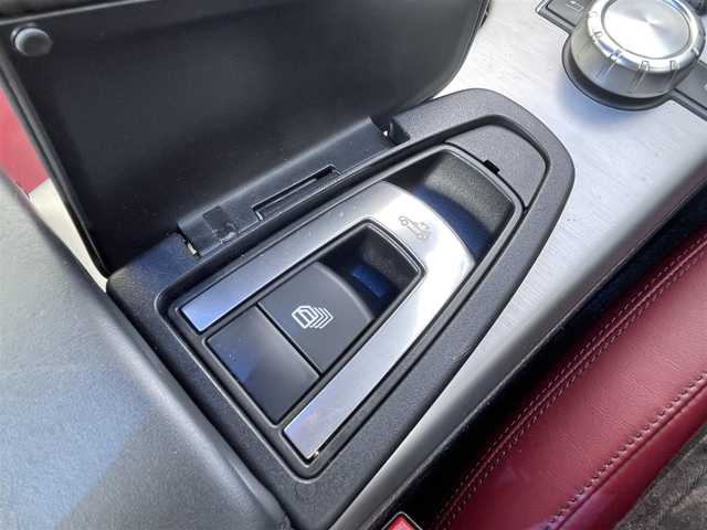 メルセデス・ベンツ ＳＬＫ２００ レーダーセーフティエディション 滋賀県 2013(平25)年 5.3万km ポーラホワイト ガソリン/2WD/AT/オープン/マジックスカイルーフ/WALD製アルミホイール純正ナビ/【CD/フルセグ/Bluetooth】/ETC/バックカメラ/プリクラッシュブレーキアシスト/レーンキープアシスト/クルーズコントロール/横滑り防止装置/コーナーセンサー/BSM/アテンションアシスト/運転席・助手席メモリー付きパワーシート/運転席・助手席シートヒーター/レザーシート/電動格納ミラー/電動パーキング/革巻きステアリング/ステアリングスイッチ/パドルシフト/オートライト/LEDヘッドライト/フルオートエアコン/スペアキー/リモコンキー