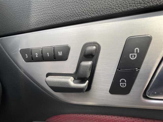 メルセデス・ベンツ ＳＬＫ２００ レーダーセーフティエディション 滋賀県 2013(平25)年 5.3万km ポーラホワイト ガソリン/2WD/AT/オープン/マジックスカイルーフ/WALD製アルミホイール純正ナビ/【CD/フルセグ/Bluetooth】/ETC/バックカメラ/プリクラッシュブレーキアシスト/レーンキープアシスト/クルーズコントロール/横滑り防止装置/コーナーセンサー/BSM/アテンションアシスト/運転席・助手席メモリー付きパワーシート/運転席・助手席シートヒーター/レザーシート/電動格納ミラー/電動パーキング/革巻きステアリング/ステアリングスイッチ/パドルシフト/オートライト/LEDヘッドライト/フルオートエアコン/スペアキー/リモコンキー