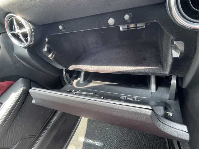 メルセデス・ベンツ ＳＬＫ２００ レーダーセーフティエディション 滋賀県 2013(平25)年 5.3万km ポーラホワイト ガソリン/2WD/AT/オープン/マジックスカイルーフ/WALD製アルミホイール純正ナビ/【CD/フルセグ/Bluetooth】/ETC/バックカメラ/プリクラッシュブレーキアシスト/レーンキープアシスト/クルーズコントロール/横滑り防止装置/コーナーセンサー/BSM/アテンションアシスト/運転席・助手席メモリー付きパワーシート/運転席・助手席シートヒーター/レザーシート/電動格納ミラー/電動パーキング/革巻きステアリング/ステアリングスイッチ/パドルシフト/オートライト/LEDヘッドライト/フルオートエアコン/スペアキー/リモコンキー