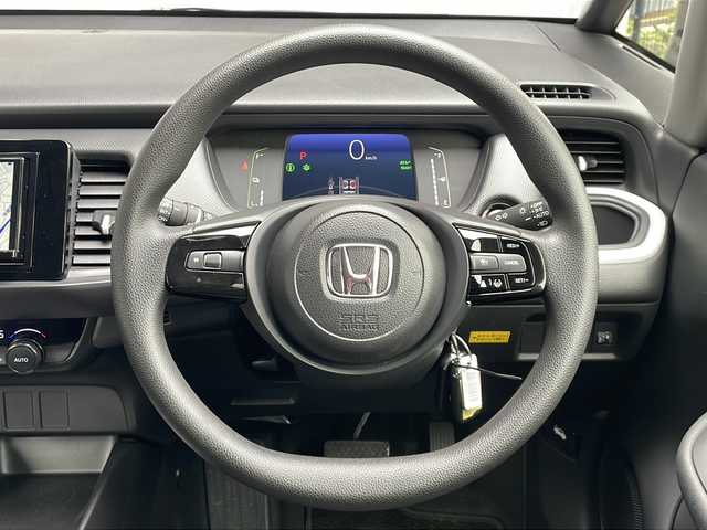 ホンダ フィット e:HEVベーシック 長野県 2023(令5)年 4.9万km プラチナホワイトパール ４WD/ホンダセンシング /社外メモリナビ/バックカメラ/ドライブレコーダー/コーナーセンサー/クルーズコントロール/LEDヘッドライト/スマートキー
