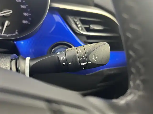 トヨタ Ｃ－ＨＲ G モード ネロ 千葉県 2019(令1)年 5.9万km ブラッキッシュアゲハガラスフレーク 禁煙/トヨタセーフティセンス/・LDA　レーンディパーチャーアラート　レーンキープアシスト/・PCS　プリクラッシュセーフティ　衝突軽減ブレーキ/・BSM　ブラインドスポットモニター/・コーナーセンサー/純正9インチナビ/・型番：NSZT-Y68T/・CD/DVD/Bluetooth/フルセグTV/SD/ビルトインETC/バックカメラ　バックモニター/レーダークルーズコントロール/純正18インチアルミホイール/LEDヘッドライト/フォグランプ/オートライト/オートハイビーム/スマートキー/プッシュスタートボタン/オートエアコン/純正フロアマット/ハーフレザーシート/前席シートヒーター/電動格納ミラー/ステアリングリモコン　ステアリングスイッチ/電動パーキングブレーキ/オートブレーキホールド