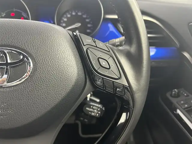 トヨタ Ｃ－ＨＲ G モード ネロ 千葉県 2019(令1)年 5.9万km ブラッキッシュアゲハガラスフレーク 禁煙/トヨタセーフティセンス/・LDA　レーンディパーチャーアラート　レーンキープアシスト/・PCS　プリクラッシュセーフティ　衝突軽減ブレーキ/・BSM　ブラインドスポットモニター/・コーナーセンサー/純正9インチナビ/・型番：NSZT-Y68T/・CD/DVD/Bluetooth/フルセグTV/SD/ビルトインETC/バックカメラ　バックモニター/レーダークルーズコントロール/純正18インチアルミホイール/LEDヘッドライト/フォグランプ/オートライト/オートハイビーム/スマートキー/プッシュスタートボタン/オートエアコン/純正フロアマット/ハーフレザーシート/前席シートヒーター/電動格納ミラー/ステアリングリモコン　ステアリングスイッチ/電動パーキングブレーキ/オートブレーキホールド