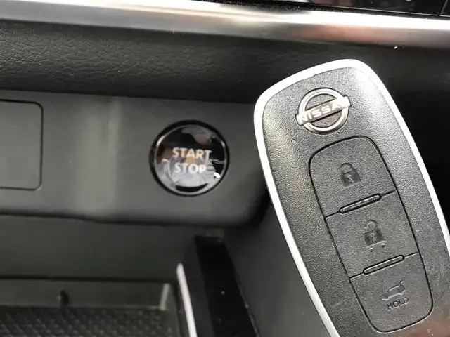 日産 エクストレイル G e－4ORCE 富山県 2024(令6)年 1.5万km シェルブロンドM 4WD/ワンオーナー/純正ナビ/フルセグTV/Bluetooth/全周囲カメラ/デジタルインナーミラー/ドライブレコーダー/衝突被害軽減ブレーキ/コーナーセンサー/レーンキープアシスト/ブラインドスポットモニター/プロパイロット/レーダークルーズコントロール/レザーシート/メモリー付パワーシート/電動リアゲート/ETC2.0