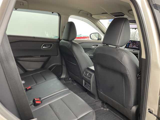 日産 エクストレイル G e－4ORCE 道央・札幌 2024(令6)年 1.5万km シェルブロンドM ・4WD/・ワンオーナー/・純正ディスプレイオーディオ  フルセグ/BT/USB/HDMI/・全周囲カメラ/・デジタルインナーミラー/・リアトラフィックモニター/・ドライブレコーダー/・純正エンジンスターター/・衝突被害軽減ブレーキ/・コーナーセンサー/・レーンキープアシスト/・ブラインドスポットモニター/・プロパイロット/・レーダークルーズコントロール/・レザーシート/・メモリー付パワーシート/・電動リアゲート/・ETC2.0/・ドアバイザー/・アダプティブLEDヘッドライト