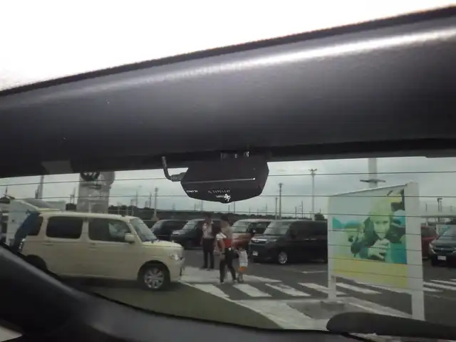 トヨタ ハリアー ハイブリッド S 千葉県 2020(令2)年 5.4万km ホワイトパールクリスタルシャイン Toyota Safety Sense/・プリクラッシュセーフティ/・レーンディパーチャーアラート/・オートハイビーム/・レーダークルーズコントロール/・ブラインドスポットモニター/モデリスタエアロ/純正コネクティッドナビ/地デジTV/【Bluetooth接続】/バックカメラ/ドライブレコーダー（前後撮影）/革巻きステアリング/ステアリングスイッチ/ETC/LEDヘッドライト/ウインカーミラー/クリアランスソナー/社外17インチアルミホイル/サイド/カーテンエアバッグ/スマートキー