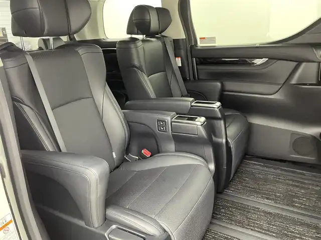 トヨタ ヴェルファイア Z Gエディション 福岡県 2018(平30)年 5.1万km ホワイトパールクリスタルシャイン Ｗサンルーフ　/後席モニター　/純正１０型ナビ／バックカメラ　/デジタルインナーミラー　/ビルトインETC　/前方ドライブレコーダー　/トヨタセーフティセンス　/レーダークルーズコントロール　/コーナーセンサー　/衝突軽減ブレーキ　/レーンキープ　/アクセル踏み間違い防止　/両側電動スライドドア　/パワーバックドア　/シートメモリー付きパワーシート　/シートベンチレーション／ヒーター　/オートマチックハイビーム　/3眼ＬＥＤヘッドライト　/純正１８インチアルミホイール