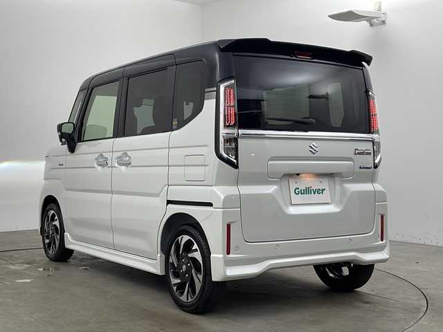 スズキ スペーシア カスタム HYBRID XS 兵庫県 2025(令7)年 0.1千km ピュアホワイトパール/ブラック2トーン ・純正ナビ/・Bluetooth/フルセグテレビ/USB/スマホ連携/・全方位カメラ/・デュアルセンサーブレーキサポート/・アダプティブクルーズコントロール/・低速時ブレーキサポート/・誤発信発進抑制機能/・後方誤発信発進抑制機能/・車線維持支援機能/・車線逸脱抑制機能/・車線逸脱警報機能/・ふらつき警報機能/・発進お知らせ機能/・ハイビームアシスト/・標識認識機能/・コーナーセンサー/・ヘッドアップディスプレイ/・横滑り防止装置/・両側パワースライドドア/・電動パーキングブレーキ/・ブレーキホールド/・サーキュレーター/・ステアリングスイッチ/・ステアリングヒーター/・シートヒーター/・電動格納ミラー/・ロールサンシェード/・アイドリングストップ/・純正15インチアルミホイール/・LEDオートライト/・フォグランプ/・W＋サイドエアバッグ/・カーテンエアバッグ/・スペアキー/カスタム HV XS　全方位モニター付きメモリ-ナビゲーション・スズキコネクト対応通信機装着車(195800円)