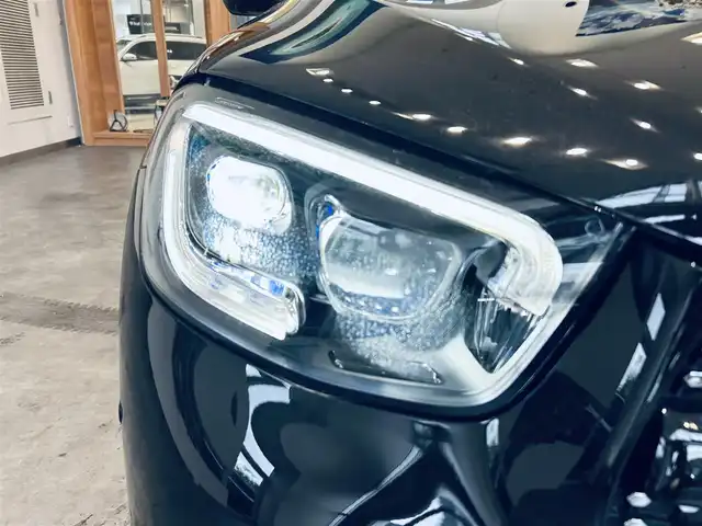メルセデス・ベンツ ＧＬＣ２２０ d 4マチック クーペ ナイトED 大阪府 2020(令2)年 2.8万km オブシディアンブラック 100台限定/レーダーセーフティP/サンルーフ/純正ナビ/TV/360度カメラ/純正19インチAW/LEDヘッドライト/アンビエントライト/電動リアゲート/ＡＣＣ/ブラインドスポット/黒革/メモリ付きパワーシート/シートヒーター/ワイヤレス充電