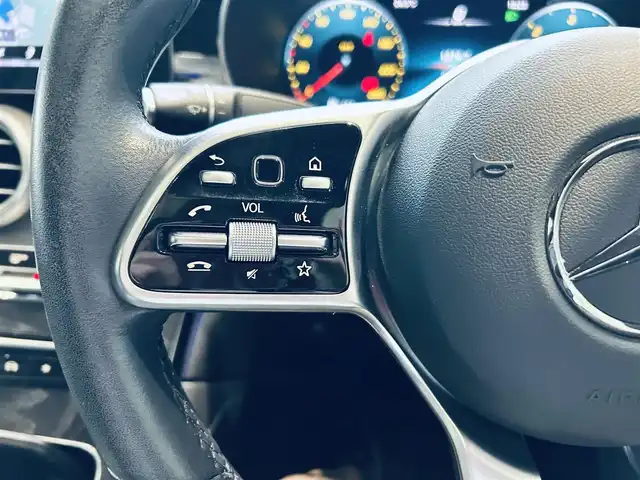 メルセデス・ベンツ ＧＬＣ２２０ d 4マチック クーペ ナイトED 大阪府 2020(令2)年 2.8万km オブシディアンブラック 100台限定/レーダーセーフティP/サンルーフ/純正ナビ/TV/360度カメラ/純正19インチAW/LEDヘッドライト/アンビエントライト/電動リアゲート/ＡＣＣ/ブラインドスポット/黒革/メモリ付きパワーシート/シートヒーター/ワイヤレス充電
