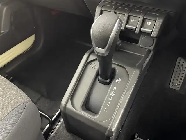 スズキ ジムニー ノマド FC 群馬県 2025(令7)年 0.1千km アイボリーⅡ 登録済未使用車(登録時走行距離：54km)/＝＝＝＝＝/登録済未使用車　スズキセーフティサポート　デュアルカメラブレーキサポート　衝突被害軽減ブレーキ　車線逸脱警報システム　アダプティブクルーズコントロール　前席シートヒーター　４ＷＤ　パーキングソナー