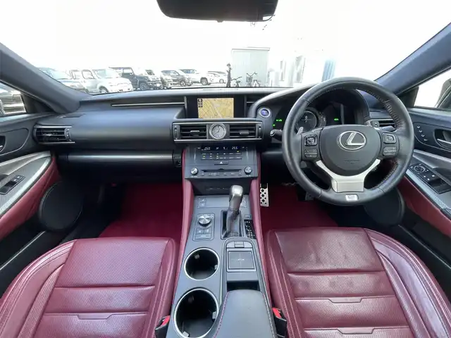 レクサス ＲＣ 300h Fスポーツ 佐賀県 2014(平26)年 6.6万km スターライトブラックガラスフレーク /3眼LEDヘッドライト//プリクラッシュセーフティシステム//レーダークルーズコントロール//純正メーカーナビ//フルセグTV/DVD/Blu-ray/Bluetooth//USB/MSV//バックカメラ//ビルドインETC//クリアランスソナー//赤レザーシート//D・N席パワーシート(D席メモリー機能付き)//シートヒーター//ベンチレーション//ステアリングヒーター//Fスポーツ専用ステアリング//パドルシフト//スマートキー//スペアキー//カードキー//保証書//取扱説明書