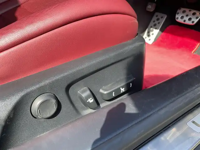 レクサス ＲＣ 300h Fスポーツ 佐賀県 2014(平26)年 6.6万km スターライトブラックガラスフレーク /3眼LEDヘッドライト//プリクラッシュセーフティシステム//レーダークルーズコントロール//純正メーカーナビ//フルセグTV/DVD/Blu-ray/Bluetooth//USB/MSV//バックカメラ//ビルドインETC//クリアランスソナー//赤レザーシート//D・N席パワーシート(D席メモリー機能付き)//シートヒーター//ベンチレーション//ステアリングヒーター//Fスポーツ専用ステアリング//パドルシフト//スマートキー//スペアキー//カードキー//保証書//取扱説明書