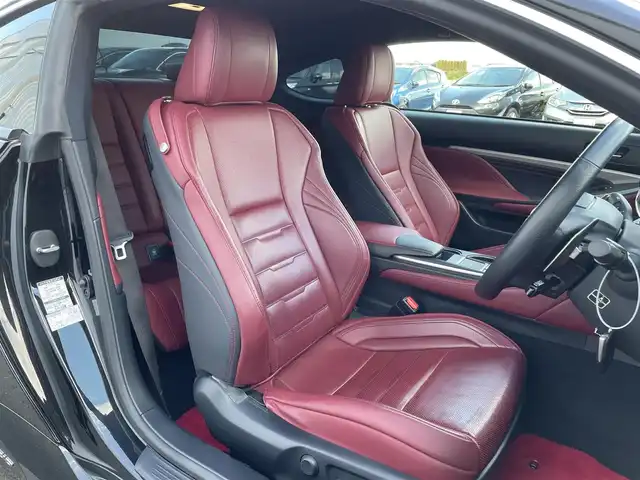 レクサス ＲＣ 300h Fスポーツ 佐賀県 2014(平26)年 6.6万km スターライトブラックガラスフレーク /3眼LEDヘッドライト//プリクラッシュセーフティシステム//レーダークルーズコントロール//純正メーカーナビ//フルセグTV/DVD/Blu-ray/Bluetooth//USB/MSV//バックカメラ//ビルドインETC//クリアランスソナー//赤レザーシート//D・N席パワーシート(D席メモリー機能付き)//シートヒーター//ベンチレーション//ステアリングヒーター//Fスポーツ専用ステアリング//パドルシフト//スマートキー//スペアキー//カードキー//保証書//取扱説明書