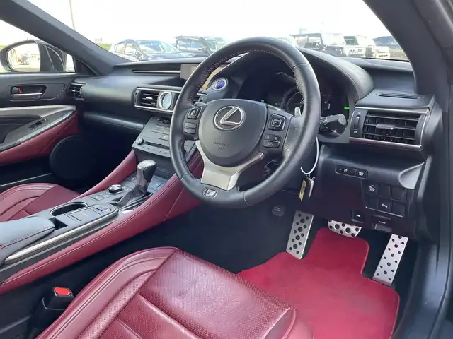 レクサス ＲＣ 300h Fスポーツ 佐賀県 2014(平26)年 6.6万km スターライトブラックガラスフレーク /3眼LEDヘッドライト//プリクラッシュセーフティシステム//レーダークルーズコントロール//純正メーカーナビ//フルセグTV/DVD/Blu-ray/Bluetooth//USB/MSV//バックカメラ//ビルドインETC//クリアランスソナー//赤レザーシート//D・N席パワーシート(D席メモリー機能付き)//シートヒーター//ベンチレーション//ステアリングヒーター//Fスポーツ専用ステアリング//パドルシフト//スマートキー//スペアキー//カードキー//保証書//取扱説明書