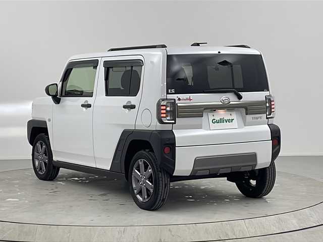 ダイハツ タフト G ダーククロムベンチャー 熊本県 2023(令5)年 2.6万km シャイニングホワイトパール 社外ＳＤナビＤＴＶ（CN-E330D）/・CD/DVD/BT/ＳＤ/フルセグ/バックカメラ/前後ドライブレコーダー/LEDヘッドライト/フォグ/ＥＴＣ/ステアリングスイッチ/シートヒーター/スマートアシスト/・全車速追従機能付ACC/・LKC（レーンキープコントロール）/・ふらつき警報/・路側逸脱警報機能/・車線逸脱警報機能/・車線逸脱抑制制御機能/マット/バイザー/スマートキー/スペアキー×１