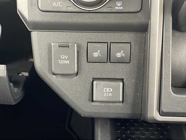 ダイハツ タフト G ダーククロムベンチャー 熊本県 2023(令5)年 2.6万km シャイニングホワイトパール 社外ＳＤナビＤＴＶ（CN-E330D）/・CD/DVD/BT/ＳＤ/フルセグ/バックカメラ/前後ドライブレコーダー/LEDヘッドライト/フォグ/ＥＴＣ/ステアリングスイッチ/シートヒーター/スマートアシスト/・全車速追従機能付ACC/・LKC（レーンキープコントロール）/・ふらつき警報/・路側逸脱警報機能/・車線逸脱警報機能/・車線逸脱抑制制御機能/マット/バイザー/スマートキー/スペアキー×１