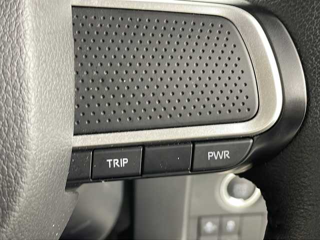 ダイハツ タフト G ダーククロムベンチャー 熊本県 2023(令5)年 2.6万km シャイニングホワイトパール 社外ＳＤナビＤＴＶ（CN-E330D）/・CD/DVD/BT/ＳＤ/フルセグ/バックカメラ/前後ドライブレコーダー/LEDヘッドライト/フォグ/ＥＴＣ/ステアリングスイッチ/シートヒーター/スマートアシスト/・全車速追従機能付ACC/・LKC（レーンキープコントロール）/・ふらつき警報/・路側逸脱警報機能/・車線逸脱警報機能/・車線逸脱抑制制御機能/マット/バイザー/スマートキー/スペアキー×１