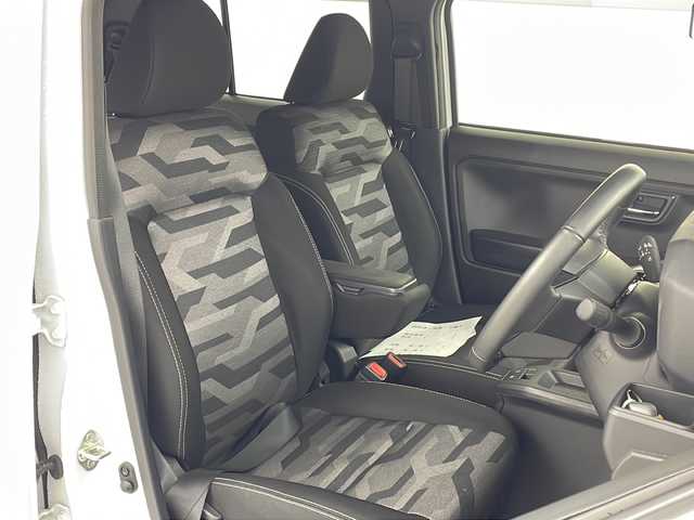 ダイハツ タフト G ダーククロムベンチャー 熊本県 2023(令5)年 2.6万km シャイニングホワイトパール 社外ＳＤナビＤＴＶ（CN-E330D）/・CD/DVD/BT/ＳＤ/フルセグ/バックカメラ/前後ドライブレコーダー/LEDヘッドライト/フォグ/ＥＴＣ/ステアリングスイッチ/シートヒーター/スマートアシスト/・全車速追従機能付ACC/・LKC（レーンキープコントロール）/・ふらつき警報/・路側逸脱警報機能/・車線逸脱警報機能/・車線逸脱抑制制御機能/マット/バイザー/スマートキー/スペアキー×１