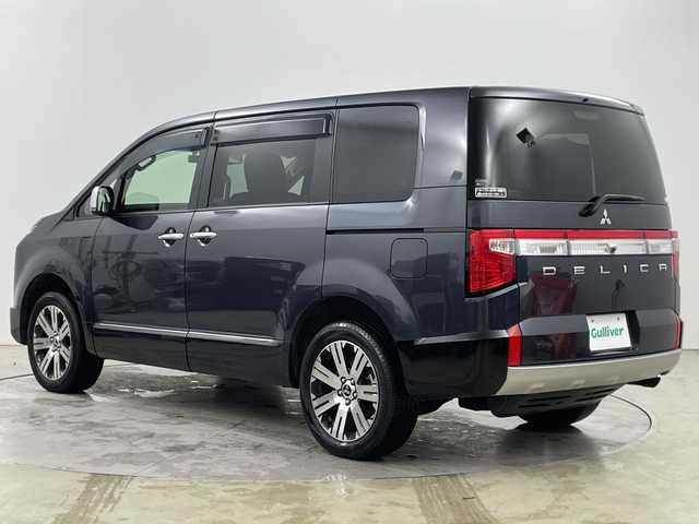 三菱 デリカＤ：５ P 道央・札幌 2023(令5)年 1.5万km グラファイトグレーメタリック/ブラックマイカ ・4WD /・e-Assist/・衝突被害軽減ブレーキシステム/・純正ナビ　CD/DVD/SD/USB/BT/・アラウンドビューモニター/・パワーバックドア/・ブラインドスポットモニター/・両側パワースライドドア/・社外前方ドライブレコーダー/・ステアリングスイッチ/ヒーター/・LEDオートライト/オートマチックハイビーム/・フォグランプ/・レインセンサー/・電動格納ミラー/ウィンカーミラー/・スマートキー/スペアキー/・ＥＴＣ
