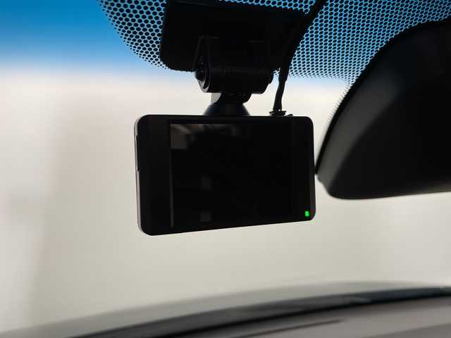 三菱 デリカＤ：５ P 道央・札幌 2023(令5)年 1.5万km グラファイトグレーメタリック/ブラックマイカ ・4WD /・e-Assist/・衝突被害軽減ブレーキシステム/・純正ナビ　CD/DVD/SD/USB/BT/・アラウンドビューモニター/・パワーバックドア/・ブラインドスポットモニター/・両側パワースライドドア/・社外前方ドライブレコーダー/・ステアリングスイッチ/ヒーター/・LEDオートライト/オートマチックハイビーム/・フォグランプ/・レインセンサー/・電動格納ミラー/ウィンカーミラー/・スマートキー/スペアキー/・ＥＴＣ