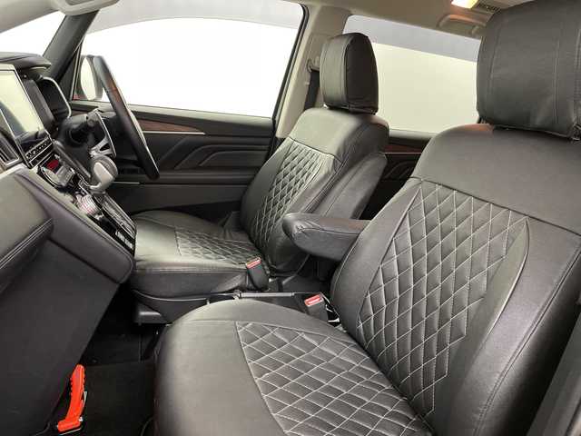 三菱 デリカＤ：５ P 道央・札幌 2023(令5)年 1.5万km グラファイトグレーメタリック/ブラックマイカ ・4WD /・e-Assist/・衝突被害軽減ブレーキシステム/・純正ナビ　CD/DVD/SD/USB/BT/・アラウンドビューモニター/・パワーバックドア/・ブラインドスポットモニター/・両側パワースライドドア/・社外前方ドライブレコーダー/・ステアリングスイッチ/ヒーター/・LEDオートライト/オートマチックハイビーム/・フォグランプ/・レインセンサー/・電動格納ミラー/ウィンカーミラー/・スマートキー/スペアキー/・ＥＴＣ