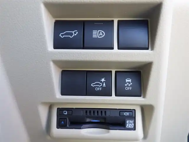 トヨタ ランドクルーザー ZX 千葉県 2024(令6)年 0.6万km プレシャスホワイトパール Toyota Safety Sense/・プリクラッシュセーフティ/・レーンディパーチャーアラート/・オートハイビーム/・レーダークルーズコントロール/・RCTA（リヤクロストラフィックアラート）/・ブラインドスポットモニター/MTS（マルチテレインセレクト）/モデリスタエアロ/ヘッドアップディスプレイ/ムーンルーフ/レザーシート/前席パワーシート/エアシート/シートヒーター/リア電動リクライニングシート/JBLサウンド/純正コネクティッドナビ/地デジTV/【DVD/CD再生機能　Bluetooth接続】/パノラミックビューモニター/ドライブレコーダー（前後撮影）【ZDR037】/COOLBOX/リアエンターテイメント/革巻きステアリング/ステアリングスイッチ/ETC（2.0）/LEDヘッドライト/フォグライト/ウインカーミラー/クリアランスソナー/純正20インチアルミホイル/サイド/カーテン/ニーエアバッグ/スマートキー