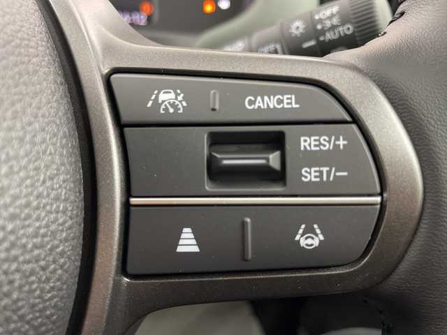 ホンダ フリード ハイブリット e:HEV クロスター 熊本県 2025(令7)年 0.1千km クリスタルブラックパール 未使用車　/ホンダコネクト９型ナビ（ＴＶ／ＢＴ）　/ホンダセンシング　/ＢＳＭ　/レーダークルーズコントロール/シートヒーター　/両側電動パワスラ/バックカメラ　/コーナーセンサー　/純正LEDヘッドライト/フォグランプ/純正アルミホイール15インチ/サーキュレーター　/スマートキー　/スペアキー　/ＵＳＢ