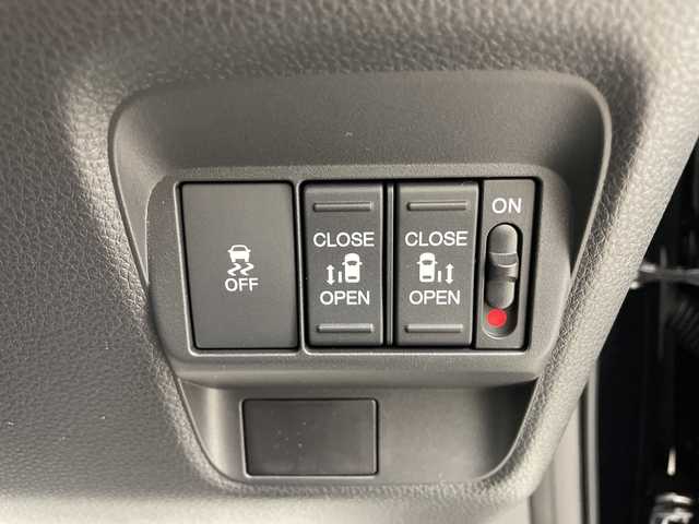 ホンダ フリード ハイブリット e:HEV クロスター 熊本県 2025(令7)年 0.1千km クリスタルブラックパール 未使用車　/ホンダコネクト９型ナビ（ＴＶ／ＢＴ）　/ホンダセンシング　/ＢＳＭ　/レーダークルーズコントロール/シートヒーター　/両側電動パワスラ/バックカメラ　/コーナーセンサー　/純正LEDヘッドライト/フォグランプ/純正アルミホイール15インチ/サーキュレーター　/スマートキー　/スペアキー　/ＵＳＢ