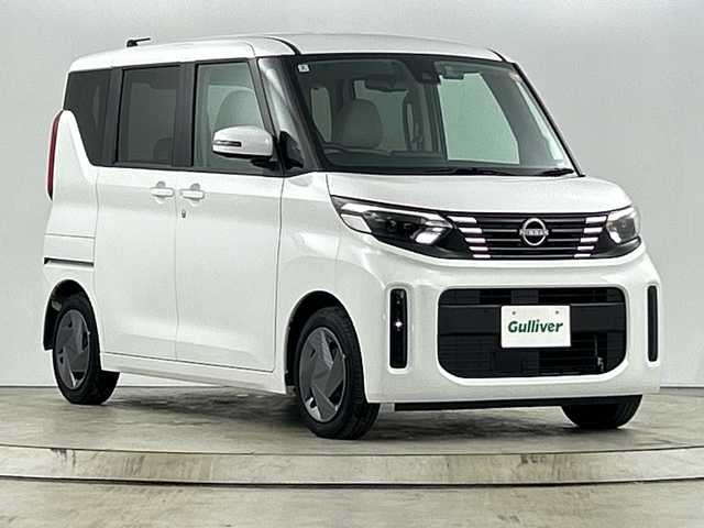 日産 ルークス X 愛知県 2025(令7)年 0.7万km ホワイトパール 禁煙車/７インチディスプレイオーディオ/（Bluetooth/ＡＭ/ＦＭ/CD/DVD）/全方位カメラ/エマージェンシーブレーキ/レーンキープアシスト/オートマチックハイビーム/コーナーセンサー/ＥＴＣ/片側パワスライドドア/アイドリングストップ/スマートキー/プッシュスタート/ＬＥＤヘッドライト/オートライト/横滑り防止装置/電動格納ミラー