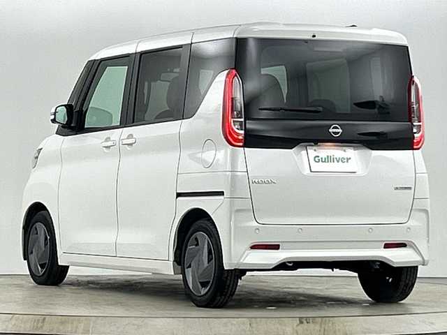 日産 ルークス X 愛知県 2025(令7)年 0.7万km ホワイトパール 禁煙車/７インチディスプレイオーディオ/（Bluetooth/ＡＭ/ＦＭ/CD/DVD）/全方位カメラ/エマージェンシーブレーキ/レーンキープアシスト/オートマチックハイビーム/コーナーセンサー/ＥＴＣ/片側パワスライドドア/アイドリングストップ/スマートキー/プッシュスタート/ＬＥＤヘッドライト/オートライト/横滑り防止装置/電動格納ミラー