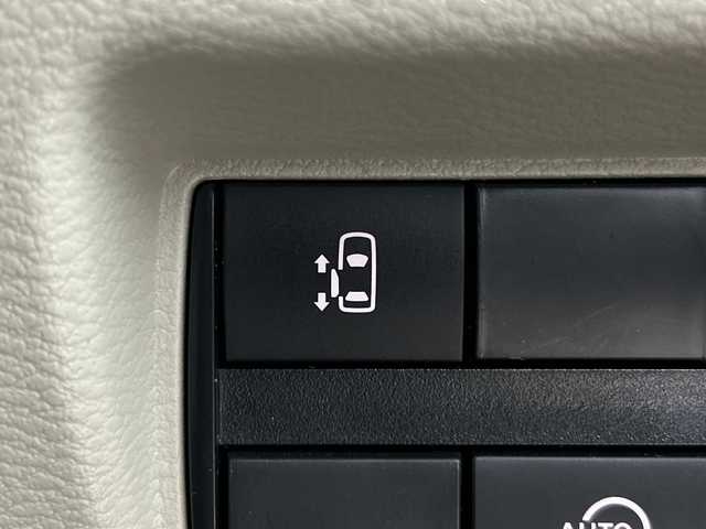 日産 ルークス X 愛知県 2025(令7)年 0.7万km ホワイトパール 禁煙車/７インチディスプレイオーディオ/（Bluetooth/ＡＭ/ＦＭ/CD/DVD）/全方位カメラ/エマージェンシーブレーキ/レーンキープアシスト/オートマチックハイビーム/コーナーセンサー/ＥＴＣ/片側パワスライドドア/アイドリングストップ/スマートキー/プッシュスタート/ＬＥＤヘッドライト/オートライト/横滑り防止装置/電動格納ミラー