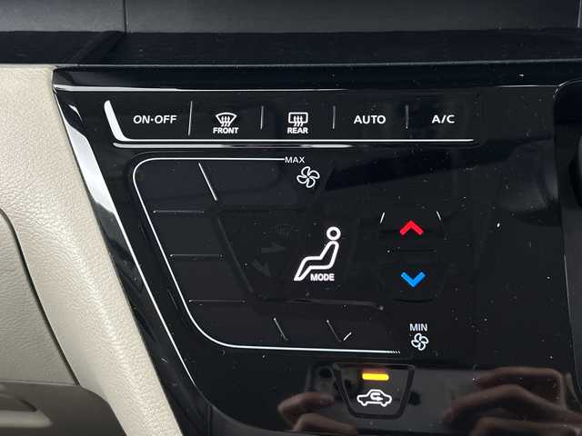 日産 ルークス X 愛知県 2025(令7)年 0.7万km ホワイトパール 禁煙車/７インチディスプレイオーディオ/（Bluetooth/ＡＭ/ＦＭ/CD/DVD）/全方位カメラ/エマージェンシーブレーキ/レーンキープアシスト/オートマチックハイビーム/コーナーセンサー/ＥＴＣ/片側パワスライドドア/アイドリングストップ/スマートキー/プッシュスタート/ＬＥＤヘッドライト/オートライト/横滑り防止装置/電動格納ミラー