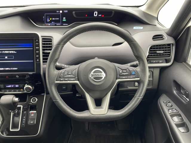 日産 セレナ ハイウェイスター V 千葉県 2019(令1)年 4.3万km ブリリアントホワイトパール ワンオーナー/禁煙車/全方位運転支援システム/インテリジェントエマージェンシーブレーキ/セーフティパックB/プロパイロット/純正9インチナビ/フルセグTV/バックカメラ/インテリジェントアラウンドビューモニター/ビルトインETC/ハンズフリーパワースライドドア(両側)/アダプティブLEDヘッドランプ/オートライト/オLEDフロントフォグ/純正16インチアルミ/革巻きステアリング/電動パーキングブレーキ/オートブレーキホールド/インテリジェントキー