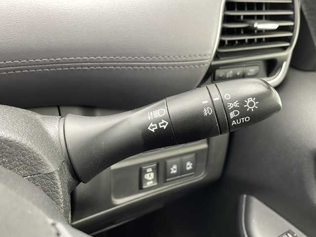 日産 セレナ ハイウェイスター V 千葉県 2019(令1)年 4.3万km ブリリアントホワイトパール ワンオーナー/禁煙車/全方位運転支援システム/インテリジェントエマージェンシーブレーキ/セーフティパックB/プロパイロット/純正9インチナビ/フルセグTV/バックカメラ/インテリジェントアラウンドビューモニター/ビルトインETC/ハンズフリーパワースライドドア(両側)/アダプティブLEDヘッドランプ/オートライト/オLEDフロントフォグ/純正16インチアルミ/革巻きステアリング/電動パーキングブレーキ/オートブレーキホールド/インテリジェントキー