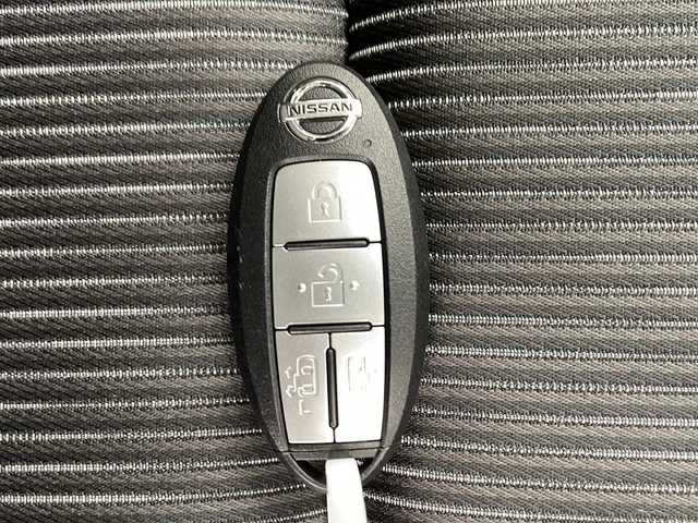 日産 セレナ ハイウェイスター V 千葉県 2019(令1)年 4.3万km ブリリアントホワイトパール ワンオーナー/禁煙車/全方位運転支援システム/インテリジェントエマージェンシーブレーキ/セーフティパックB/プロパイロット/純正9インチナビ/フルセグTV/バックカメラ/インテリジェントアラウンドビューモニター/ビルトインETC/ハンズフリーパワースライドドア(両側)/アダプティブLEDヘッドランプ/オートライト/オLEDフロントフォグ/純正16インチアルミ/革巻きステアリング/電動パーキングブレーキ/オートブレーキホールド/インテリジェントキー