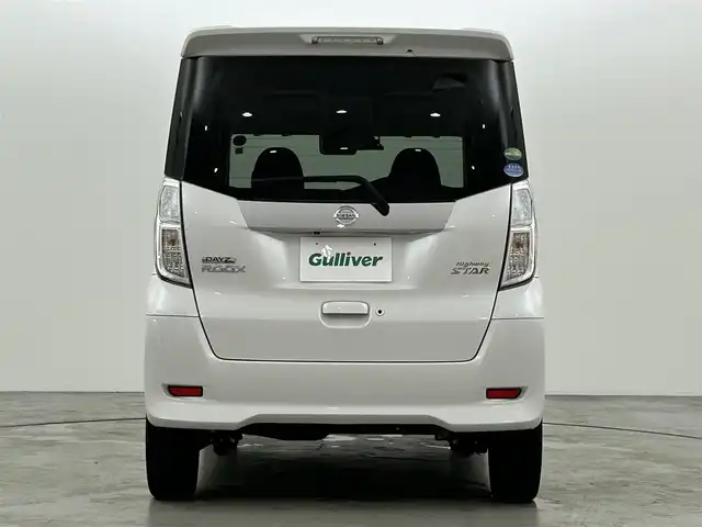 日産 デイズ ルークス ハイウェイスター Gターボ 福岡県 2017(平29)年 3.8万km ホワイトパール リアモニター　/純正ナビ（ＢＴ，フルセグＴＶ）　/アラウンドビューモニター　/ＥＴＣ　/前後ドラレコ　/クルーズコントロール　/エマージェンシーブレーキ　/両側電動スライドドア　/社外１６インチＡＷ　/ＬＥＤライト