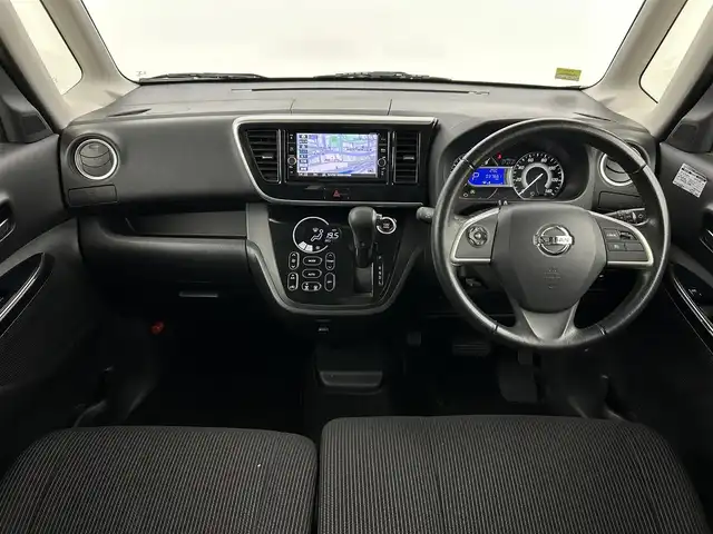 日産 デイズ ルークス ハイウェイスター Gターボ 福岡県 2017(平29)年 3.8万km ホワイトパール リアモニター　/純正ナビ（ＢＴ，フルセグＴＶ）　/アラウンドビューモニター　/ＥＴＣ　/前後ドラレコ　/クルーズコントロール　/エマージェンシーブレーキ　/両側電動スライドドア　/社外１６インチＡＷ　/ＬＥＤライト