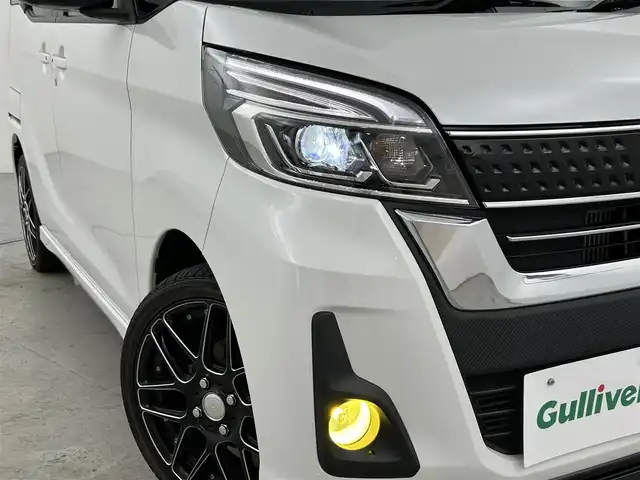 日産 デイズ ルークス ハイウェイスター Gターボ 福岡県 2017(平29)年 3.8万km ホワイトパール リアモニター　/純正ナビ（ＢＴ，フルセグＴＶ）　/アラウンドビューモニター　/ＥＴＣ　/前後ドラレコ　/クルーズコントロール　/エマージェンシーブレーキ　/両側電動スライドドア　/社外１６インチＡＷ　/ＬＥＤライト
