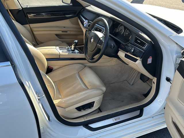 ＢＭＷ ７５０ｉ