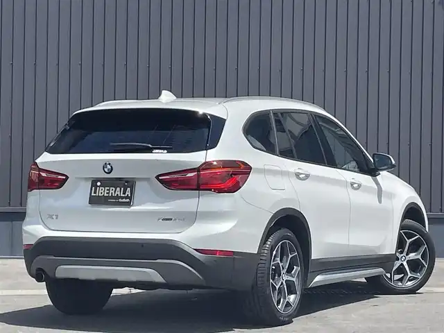 ＢＭＷ Ｘ１ xDrive 18d xライン 青森県 2018(平30)年 4.7万km ミネラルホワイト /4WD/ディーゼル・ターボ/メーカーオプション/ハイラインパッケージ/-パーフォレーテッドダコタレザーシート/-フロントシートヒーティング/-ファインウッドオークグレインマットインテリアトリム/コンフォートパッケージ/-オートマチックテールゲートオペレーション/-スライディングリヤシート/-電動フロントシート運転席メモリー機能付/主要装備/インテリジェントセーフティ/純正HDDナビ/　(DVD/Bt/USB)/バックカメラ/ミラー一体型ETC/スマートキー/前後バンパーソナー/ダウンヒルアシスト/純正18インチアルミホイール/LEDオートライト/シルバールーフレール/ウインカーミラー /前後フォグランプ/革巻きステア/ノブ/オーディオ/ステアスイッチ/オートワイパー/電格調整ミラー/レーンキーピングアシスト/パーキングアシスト/ヒルクライムアシスト/横滑り防止機能/W/サイド/カーテンエアバッグ/ABS/スマートキー/保証書/取説