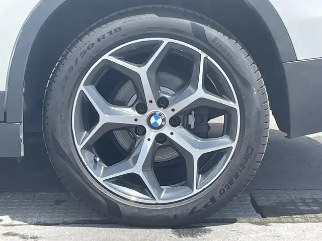 ＢＭＷ Ｘ１ xDrive 18d xライン 青森県 2018(平30)年 4.7万km ミネラルホワイト /4WD/ディーゼル・ターボ/メーカーオプション/ハイラインパッケージ/-パーフォレーテッドダコタレザーシート/-フロントシートヒーティング/-ファインウッドオークグレインマットインテリアトリム/コンフォートパッケージ/-オートマチックテールゲートオペレーション/-スライディングリヤシート/-電動フロントシート運転席メモリー機能付/主要装備/インテリジェントセーフティ/純正HDDナビ/　(DVD/Bt/USB)/バックカメラ/ミラー一体型ETC/スマートキー/前後バンパーソナー/ダウンヒルアシスト/純正18インチアルミホイール/LEDオートライト/シルバールーフレール/ウインカーミラー /前後フォグランプ/革巻きステア/ノブ/オーディオ/ステアスイッチ/オートワイパー/電格調整ミラー/レーンキーピングアシスト/パーキングアシスト/ヒルクライムアシスト/横滑り防止機能/W/サイド/カーテンエアバッグ/ABS/スマートキー/保証書/取説
