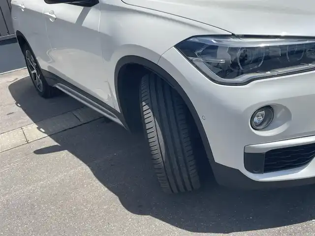 ＢＭＷ Ｘ１ xDrive 18d xライン 青森県 2018(平30)年 4.7万km ミネラルホワイト /4WD/ディーゼル・ターボ/メーカーオプション/ハイラインパッケージ/-パーフォレーテッドダコタレザーシート/-フロントシートヒーティング/-ファインウッドオークグレインマットインテリアトリム/コンフォートパッケージ/-オートマチックテールゲートオペレーション/-スライディングリヤシート/-電動フロントシート運転席メモリー機能付/主要装備/インテリジェントセーフティ/純正HDDナビ/　(DVD/Bt/USB)/バックカメラ/ミラー一体型ETC/スマートキー/前後バンパーソナー/ダウンヒルアシスト/純正18インチアルミホイール/LEDオートライト/シルバールーフレール/ウインカーミラー /前後フォグランプ/革巻きステア/ノブ/オーディオ/ステアスイッチ/オートワイパー/電格調整ミラー/レーンキーピングアシスト/パーキングアシスト/ヒルクライムアシスト/横滑り防止機能/W/サイド/カーテンエアバッグ/ABS/スマートキー/保証書/取説
