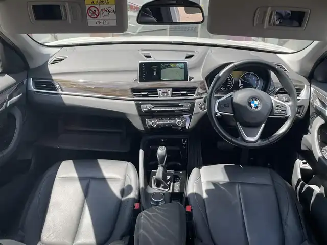 ＢＭＷ Ｘ１ xDrive 18d xライン 青森県 2018(平30)年 4.7万km ミネラルホワイト /4WD/ディーゼル・ターボ/メーカーオプション/ハイラインパッケージ/-パーフォレーテッドダコタレザーシート/-フロントシートヒーティング/-ファインウッドオークグレインマットインテリアトリム/コンフォートパッケージ/-オートマチックテールゲートオペレーション/-スライディングリヤシート/-電動フロントシート運転席メモリー機能付/主要装備/インテリジェントセーフティ/純正HDDナビ/　(DVD/Bt/USB)/バックカメラ/ミラー一体型ETC/スマートキー/前後バンパーソナー/ダウンヒルアシスト/純正18インチアルミホイール/LEDオートライト/シルバールーフレール/ウインカーミラー /前後フォグランプ/革巻きステア/ノブ/オーディオ/ステアスイッチ/オートワイパー/電格調整ミラー/レーンキーピングアシスト/パーキングアシスト/ヒルクライムアシスト/横滑り防止機能/W/サイド/カーテンエアバッグ/ABS/スマートキー/保証書/取説