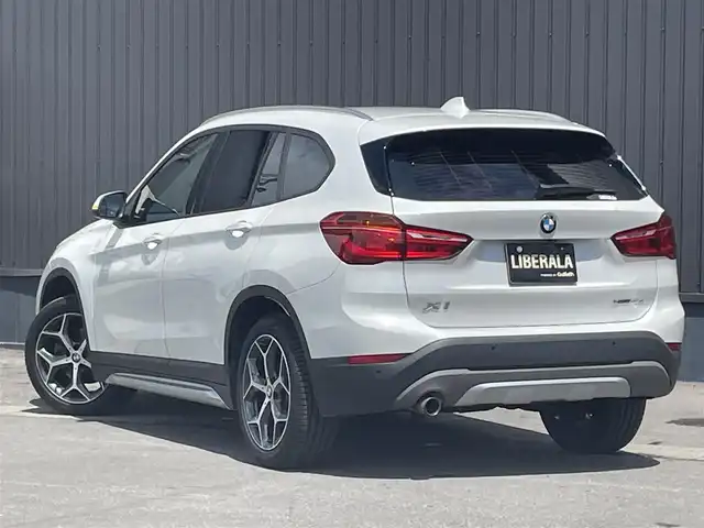 ＢＭＷ Ｘ１ xDrive 18d xライン 青森県 2018(平30)年 4.7万km ミネラルホワイト /4WD/ディーゼル・ターボ/メーカーオプション/ハイラインパッケージ/-パーフォレーテッドダコタレザーシート/-フロントシートヒーティング/-ファインウッドオークグレインマットインテリアトリム/コンフォートパッケージ/-オートマチックテールゲートオペレーション/-スライディングリヤシート/-電動フロントシート運転席メモリー機能付/主要装備/インテリジェントセーフティ/純正HDDナビ/　(DVD/Bt/USB)/バックカメラ/ミラー一体型ETC/スマートキー/前後バンパーソナー/ダウンヒルアシスト/純正18インチアルミホイール/LEDオートライト/シルバールーフレール/ウインカーミラー /前後フォグランプ/革巻きステア/ノブ/オーディオ/ステアスイッチ/オートワイパー/電格調整ミラー/レーンキーピングアシスト/パーキングアシスト/ヒルクライムアシスト/横滑り防止機能/W/サイド/カーテンエアバッグ/ABS/スマートキー/保証書/取説