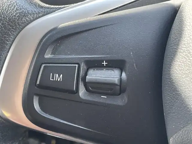ＢＭＷ Ｘ１ xDrive 18d xライン 青森県 2018(平30)年 4.7万km ミネラルホワイト /4WD/ディーゼル・ターボ/メーカーオプション/ハイラインパッケージ/-パーフォレーテッドダコタレザーシート/-フロントシートヒーティング/-ファインウッドオークグレインマットインテリアトリム/コンフォートパッケージ/-オートマチックテールゲートオペレーション/-スライディングリヤシート/-電動フロントシート運転席メモリー機能付/主要装備/インテリジェントセーフティ/純正HDDナビ/　(DVD/Bt/USB)/バックカメラ/ミラー一体型ETC/スマートキー/前後バンパーソナー/ダウンヒルアシスト/純正18インチアルミホイール/LEDオートライト/シルバールーフレール/ウインカーミラー /前後フォグランプ/革巻きステア/ノブ/オーディオ/ステアスイッチ/オートワイパー/電格調整ミラー/レーンキーピングアシスト/パーキングアシスト/ヒルクライムアシスト/横滑り防止機能/W/サイド/カーテンエアバッグ/ABS/スマートキー/保証書/取説