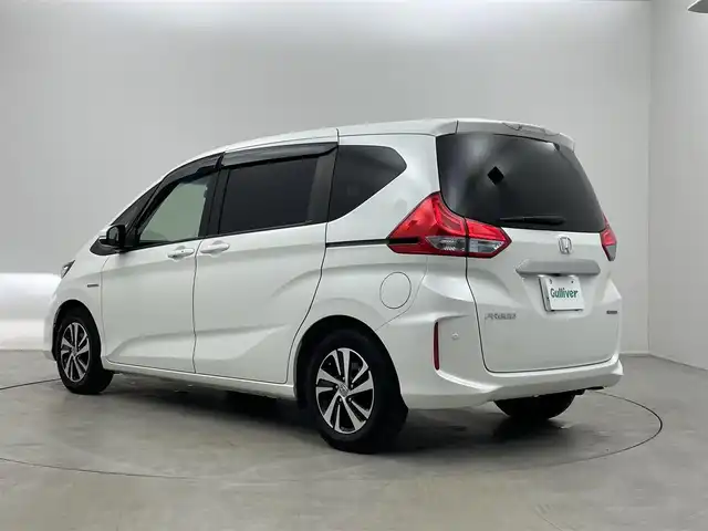 ホンダ フリード ハイブリット EX 埼玉県 2017(平29)年 6.3万km ホワイトオーキッドパール 純正ナビ/・FM/・AM/・フルセグTV/・CD/・DVD/・MusicRack/・SD/主要装備/・バックカメラ/・追従機能付クルーズコントロール/・ＥＴＣ/・ドライブレコーダー/・サイドカーテンエアバッグ/・衝突被害軽減システム/(ホンダセンシング)/・両側パワースライドドア/・コーナーセンサー/・１００Ｖ電源/・横滑り防止装置/・LEDヘッドライト/・レーンキープアシスト/・シートカバー/・純正15AW