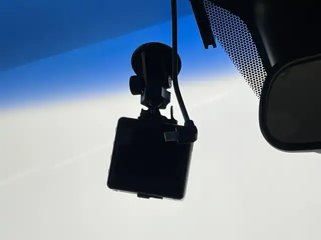 ホンダ フリード ハイブリット EX 埼玉県 2017(平29)年 6.3万km ホワイトオーキッドパール 純正ナビ/・FM/・AM/・フルセグTV/・CD/・DVD/・MusicRack/・SD/主要装備/・バックカメラ/・追従機能付クルーズコントロール/・ＥＴＣ/・ドライブレコーダー/・サイドカーテンエアバッグ/・衝突被害軽減システム/(ホンダセンシング)/・両側パワースライドドア/・コーナーセンサー/・１００Ｖ電源/・横滑り防止装置/・LEDヘッドライト/・レーンキープアシスト/・シートカバー/・純正15AW