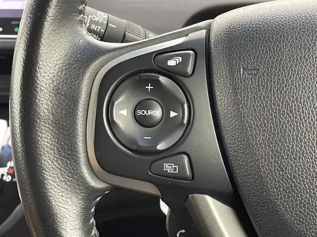 ホンダ フリード ハイブリット EX 埼玉県 2017(平29)年 6.3万km ホワイトオーキッドパール 純正ナビ/・FM/・AM/・フルセグTV/・CD/・DVD/・MusicRack/・SD/主要装備/・バックカメラ/・追従機能付クルーズコントロール/・ＥＴＣ/・ドライブレコーダー/・サイドカーテンエアバッグ/・衝突被害軽減システム/(ホンダセンシング)/・両側パワースライドドア/・コーナーセンサー/・１００Ｖ電源/・横滑り防止装置/・LEDヘッドライト/・レーンキープアシスト/・シートカバー/・純正15AW