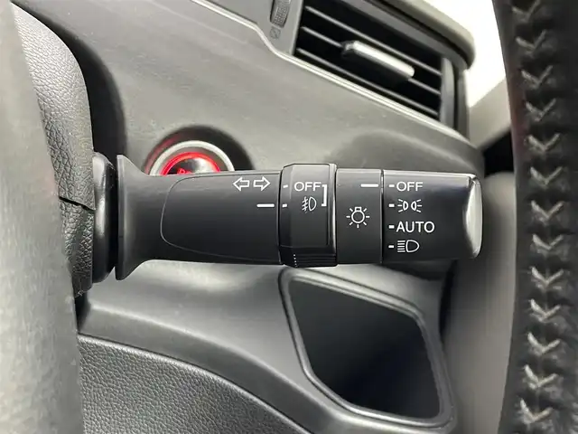 ホンダ フリード ハイブリット EX 埼玉県 2017(平29)年 6.3万km ホワイトオーキッドパール 純正ナビ/・FM/・AM/・フルセグTV/・CD/・DVD/・MusicRack/・SD/主要装備/・バックカメラ/・追従機能付クルーズコントロール/・ＥＴＣ/・ドライブレコーダー/・サイドカーテンエアバッグ/・衝突被害軽減システム/(ホンダセンシング)/・両側パワースライドドア/・コーナーセンサー/・１００Ｖ電源/・横滑り防止装置/・LEDヘッドライト/・レーンキープアシスト/・シートカバー/・純正15AW