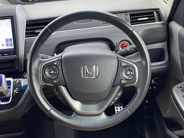 ホンダ フリード ハイブリット EX 埼玉県 2017(平29)年 6.3万km ホワイトオーキッドパール 純正ナビ/・FM/・AM/・フルセグTV/・CD/・DVD/・MusicRack/・SD/主要装備/・バックカメラ/・追従機能付クルーズコントロール/・ＥＴＣ/・ドライブレコーダー/・サイドカーテンエアバッグ/・衝突被害軽減システム/(ホンダセンシング)/・両側パワースライドドア/・コーナーセンサー/・１００Ｖ電源/・横滑り防止装置/・LEDヘッドライト/・レーンキープアシスト/・シートカバー/・純正15AW